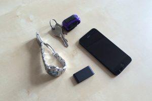 Withings Pulse avec téléphone montre et clés