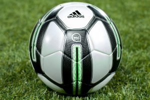 Adidas Smart ball miCoach : ballon connecté