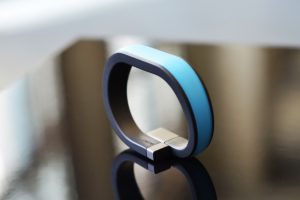 Everykey, un bracelet sécurité sur Kickstarter