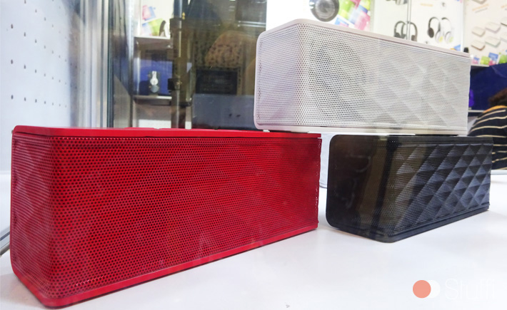 Les fake Mini Jambox pour oublier l'absence de Jawbone au CES...