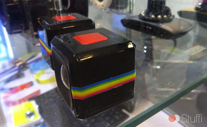 Le Polaroid Cube version chinoise...