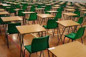 Smartwatches interdites en salle d'examen