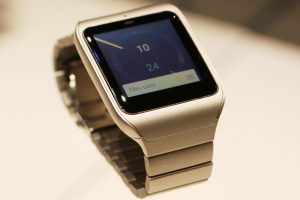 La Sony Smartwatch 3 en acier inoxydable