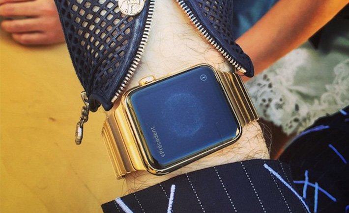 Karl Lagerfeld et son Apple Watch