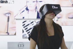 Dior Eyes, un casque de réalité virtuelle