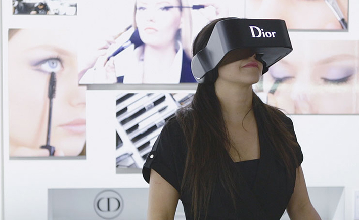 Dior Eyes, un casque de réalité virtuelle