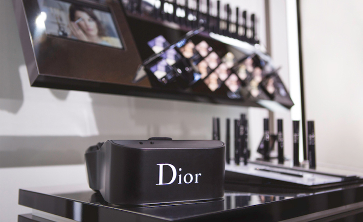 Dior Eyes, un casque de réalité virtuelle