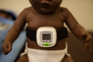 Philips s'engage contre la pneumonie infantile