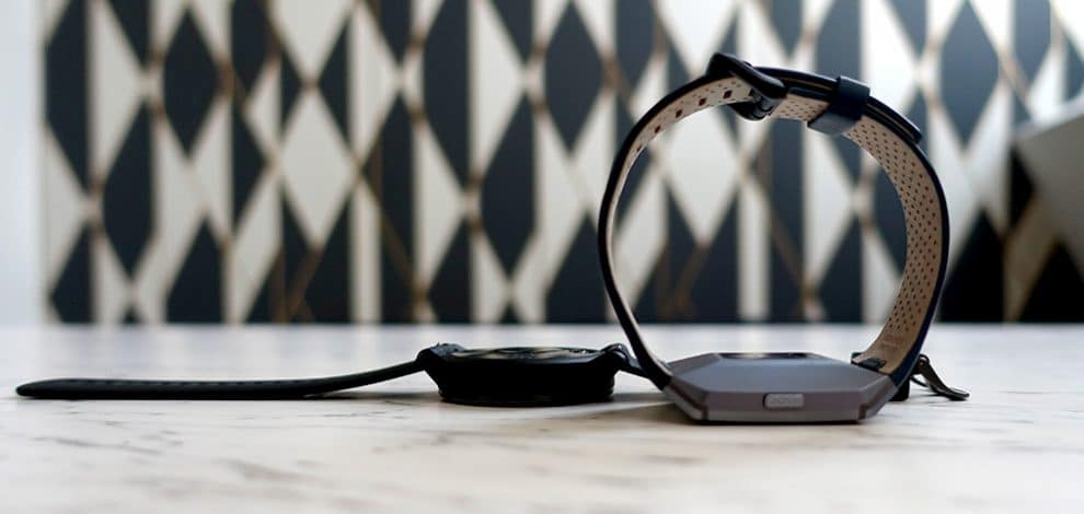 compare garmin vivoactive 3 and fitbit versa