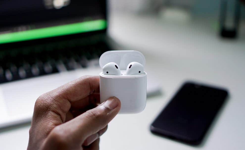 AirPods Live Listen